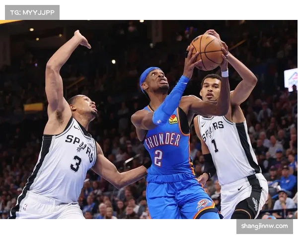 雷霆单节轰40分击穿马刺防守米奇教练指出战术执行缺失